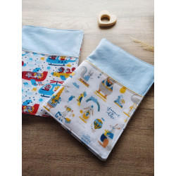 Protège carnet de santé brodé avec prénom – Fait main avec tissu OEKO-TEX® – Idée cadeau naissance unique